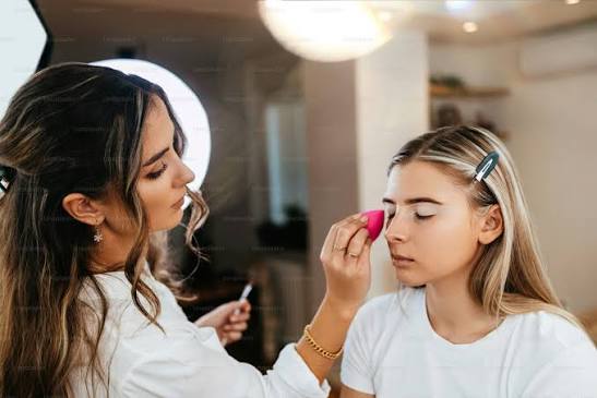 Advanced Diploma in Makeup, Hair Design & Bridal Dressing – Physical (UK)